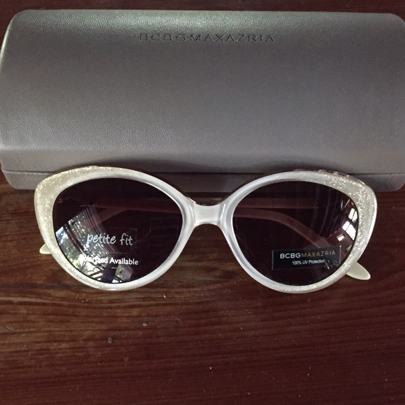 BCBGMAXAZARIA