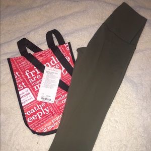 LuluLemon Wunder Under Crops Army Green