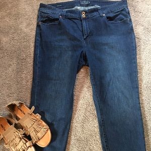 Lucky Brand Capris. Size 20 Stretchy