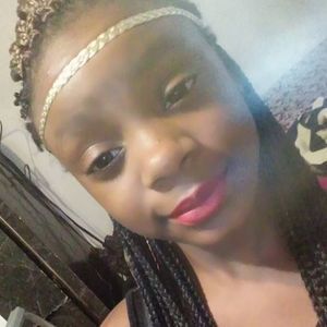 Meet your Posher, Johnniessia