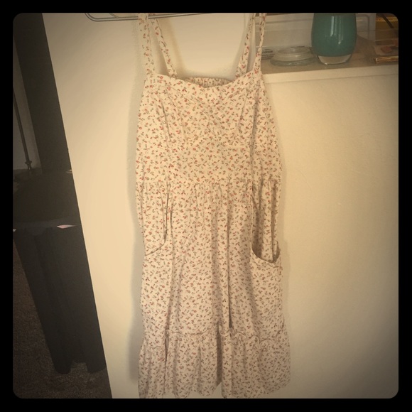 Cute spaghetti strap floral sundress with pockets