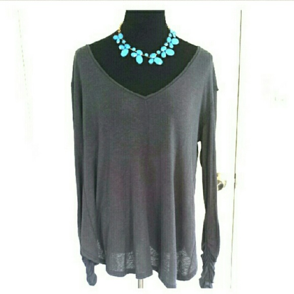 NWT Free People Long Sleeved V Neck Top - Picture 4 of 4
