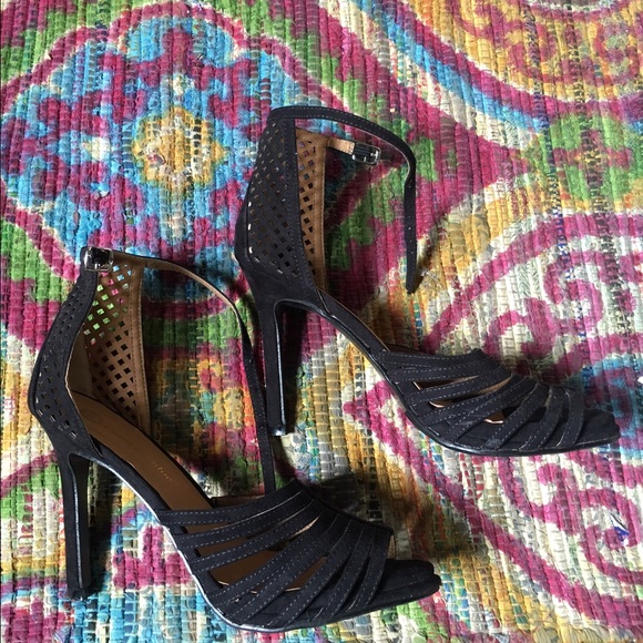 Majestic black heels