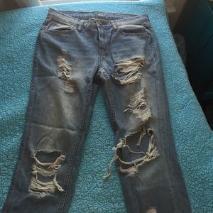 Light wash BDG boyfriend jeans