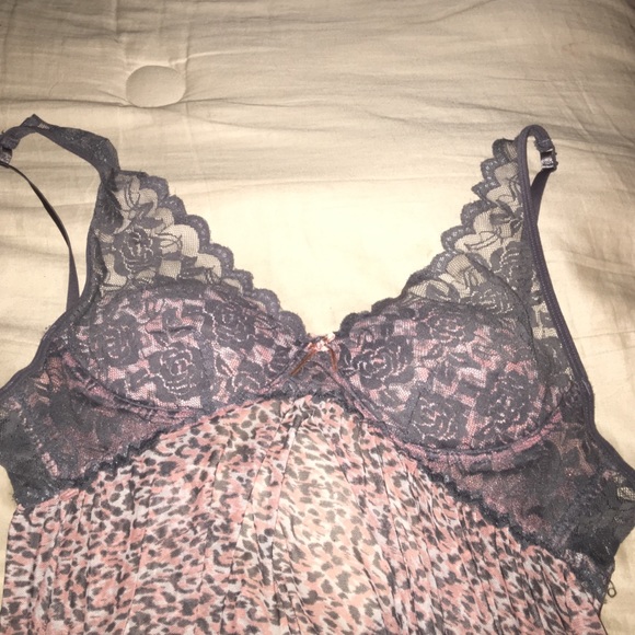 Lingerie - Picture 2 of 2