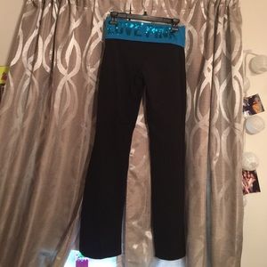 Victoria secret yoga pants 🔥 worn twice 😍