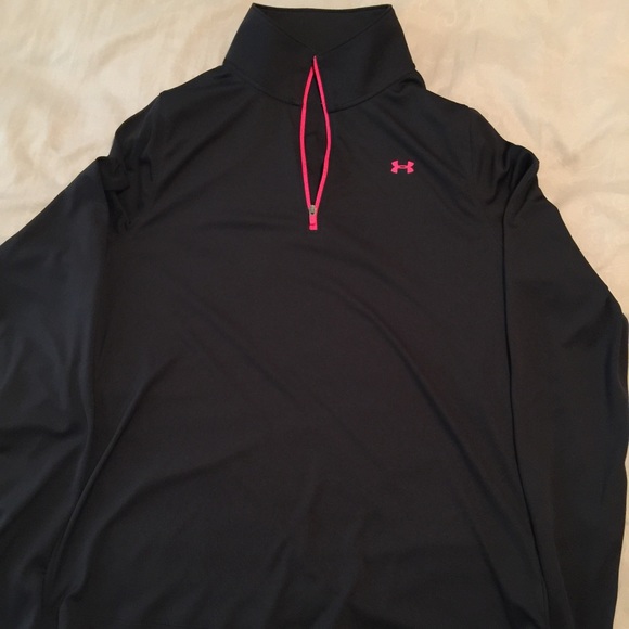 One large 1/4 zip under armor jacket
