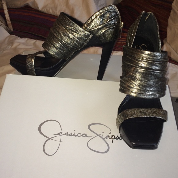 Jessica Simpson platinum metallic heels