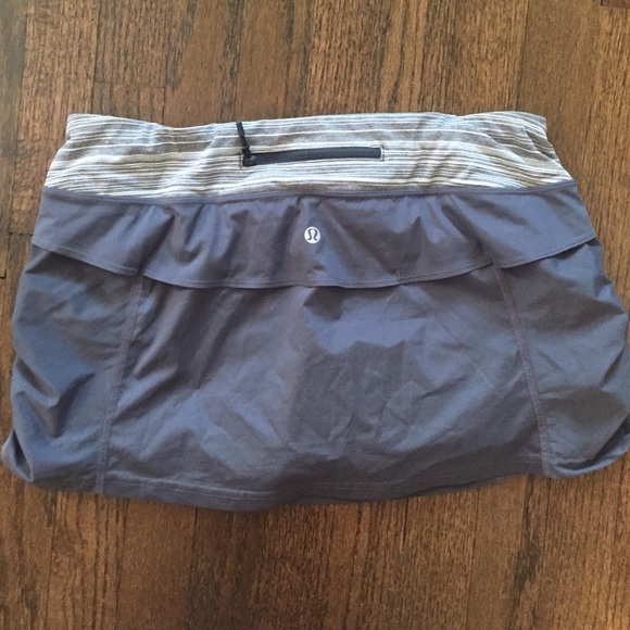 Lululemon Hot to Trot Skirt sz 8 Coal Gray Stratta - Picture 2 of 3