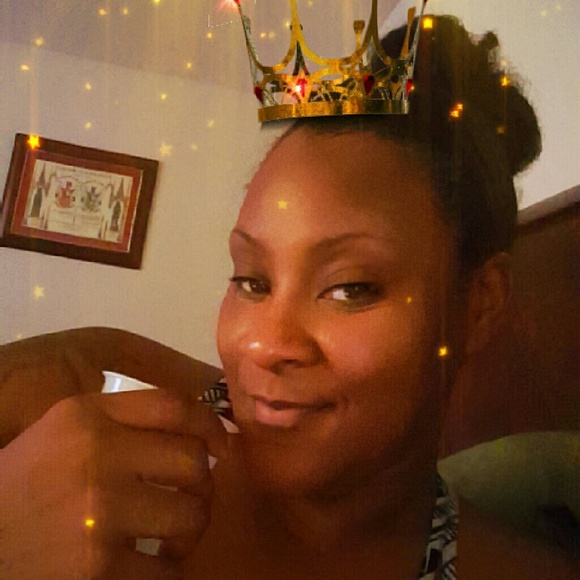 Meet your Posher, Crystal - Picture 1 of 1