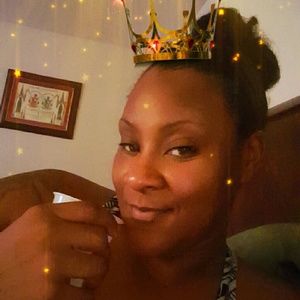 Meet your Posher, Crystal