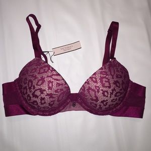 Victoria's Secret Plunge bra 32B NWT