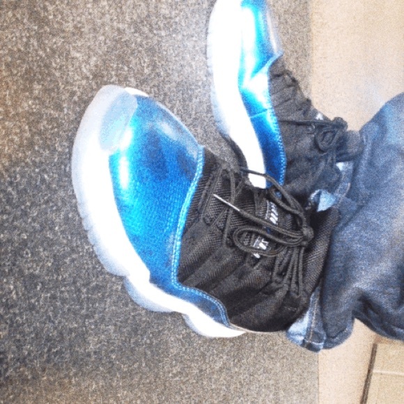 Jordan 11 Blue Snakeskin Lows - Picture 1 of 2