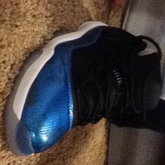 Jordan 11 Blue Snakeskin Lows - Picture 2 of 2