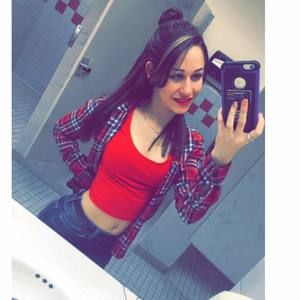 Meet your Posher, Daniela