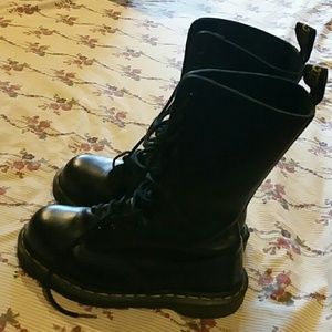 Size 5 steel toe 14 hole black dr. Marten