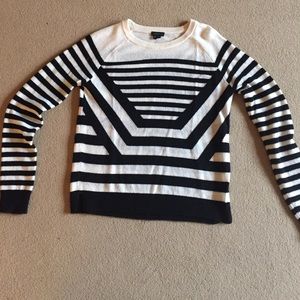 Theory 100% Cashmere Sweater Black/White