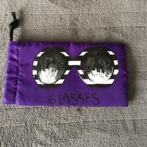 Alice + Olivia "glasses" pouch!