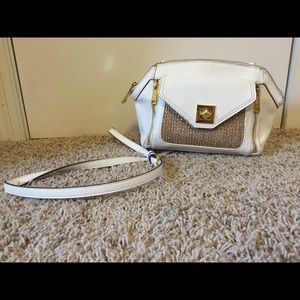 White and gold Jessica Simpson purse