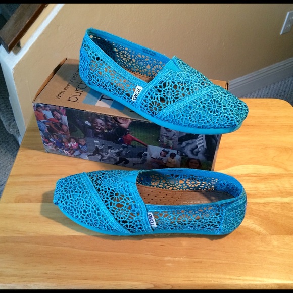 TOMS Shoes - Toms crochet flats. NWOT. Size 6.5.