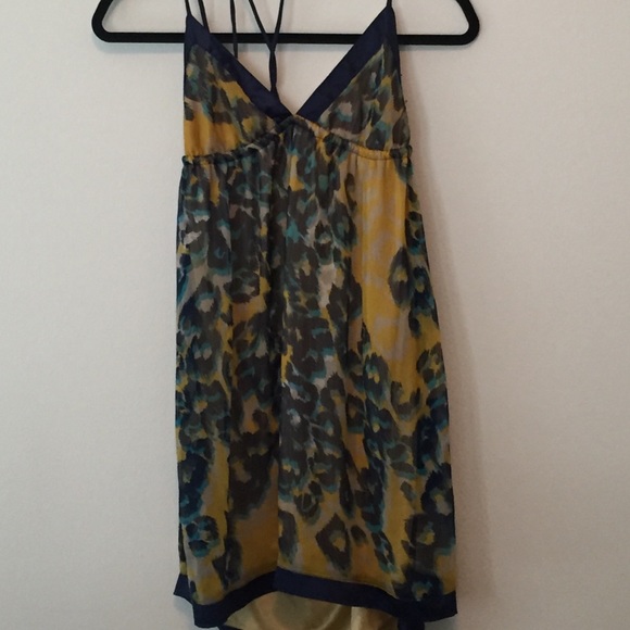 Dress!Open back adjustable ties that cross in back