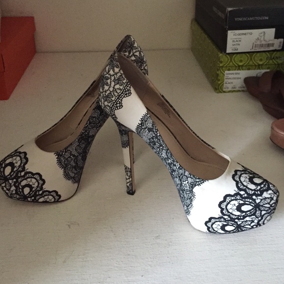 Steve Madden pumps