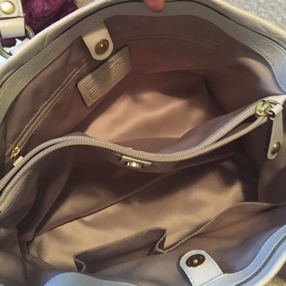 Final reduction 💝Coach Ashley laser cut bag - Picture 2 of 4