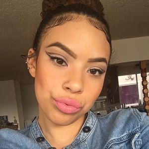 Meet your Posher, Angelica