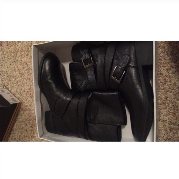 Steve Madden Leather Boots!! 💓