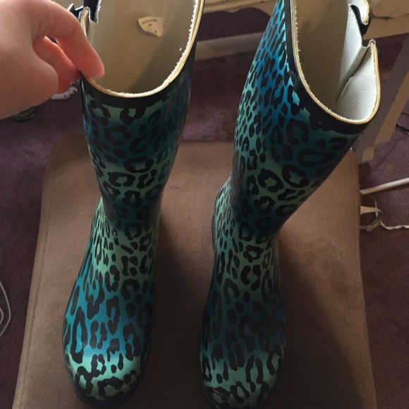 Leopard print rain boots size 6!!