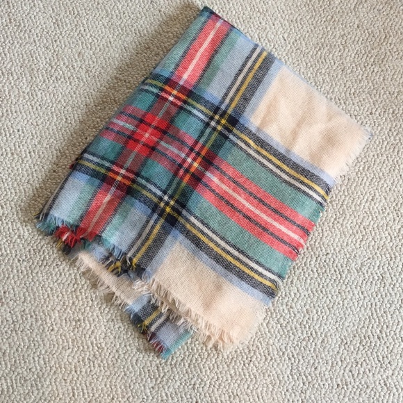 American Eagle Outfitters Accessories - American eagle blanket scarf!