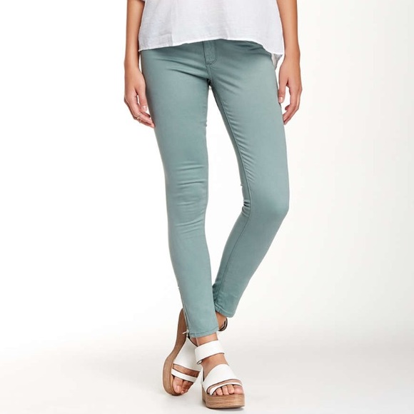 AG zip up ankle pant