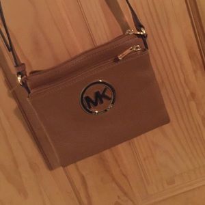 Michael kors cross body