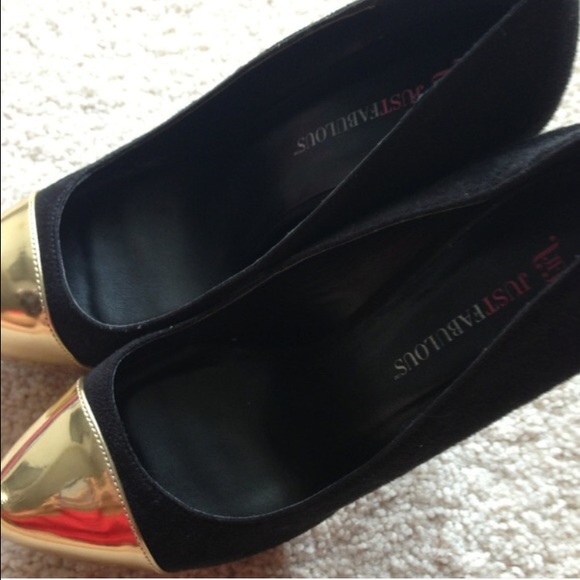 ❄️☃️Holiday Sale: Black and gold platform pumps - Picture 4 of 4