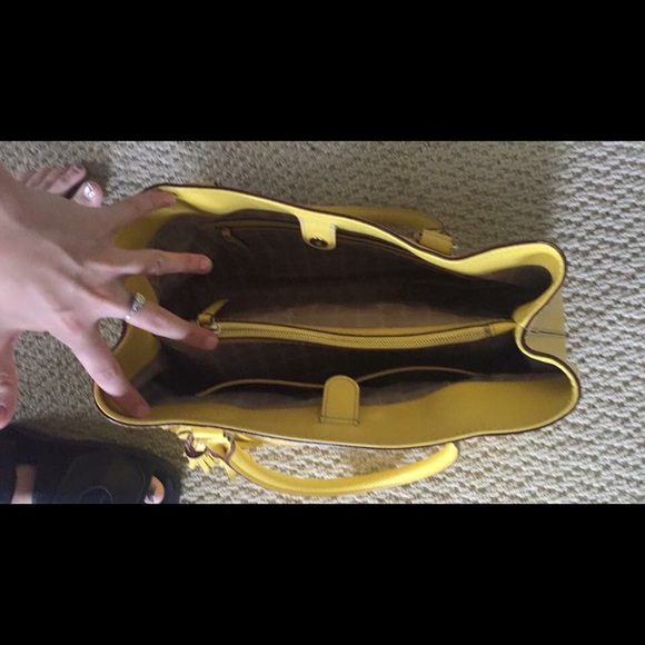 Kate Spade Purse - Picture 3 of 7