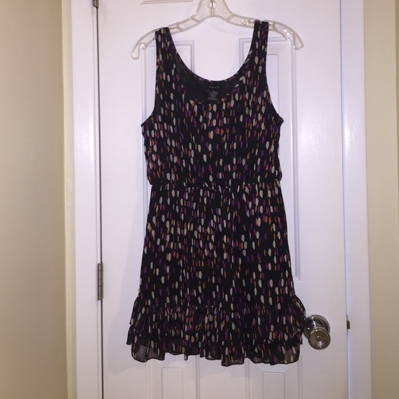 NWOT Flowy-style black dress