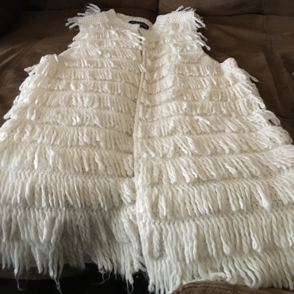 Rampage Ruffled Vest - Picture 2 of 2