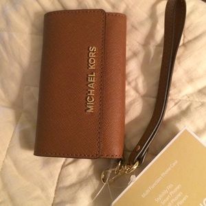 Brand new w/o tags Michael kors iPhone 5s wallet