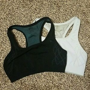 Danskin sports bra