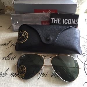 SALE Ray Ban Large Metal Aviator. NWT. Gold Green.