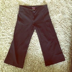 Woman's Tek Gear Shapwear Capris