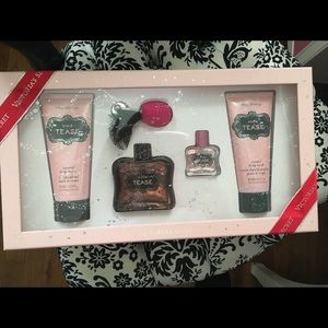 Victoria's Secret Noir Tease perfume set