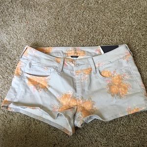 NWT AE floral shorts