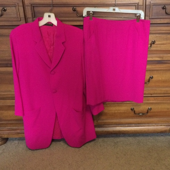 Donna Karan NY fuchsia suit - Picture 2 of 2