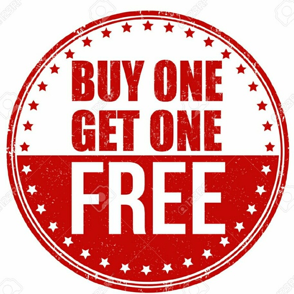 🚫SOLD OUT🛇Polka Dot Romper - Picture 4 of 4