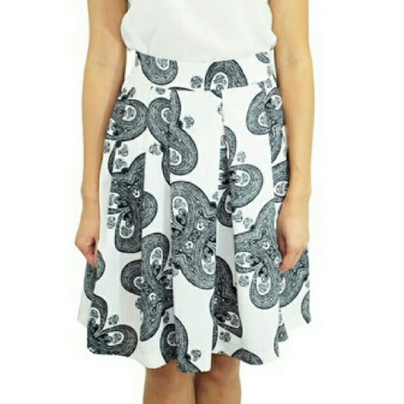 Pauline Skirt - Picture 2 of 4