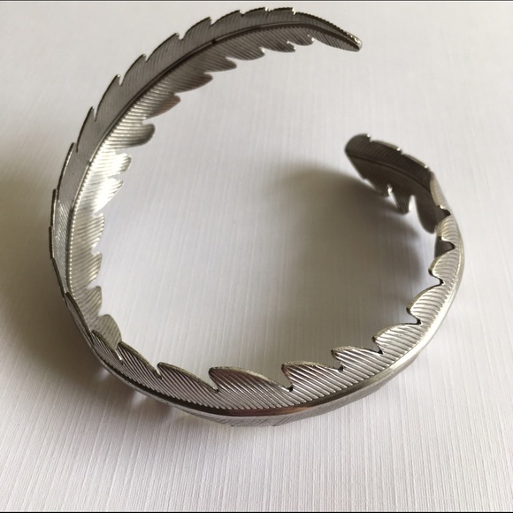 Arm Cuff Feather Silver Tone - Picture 3 of 4
