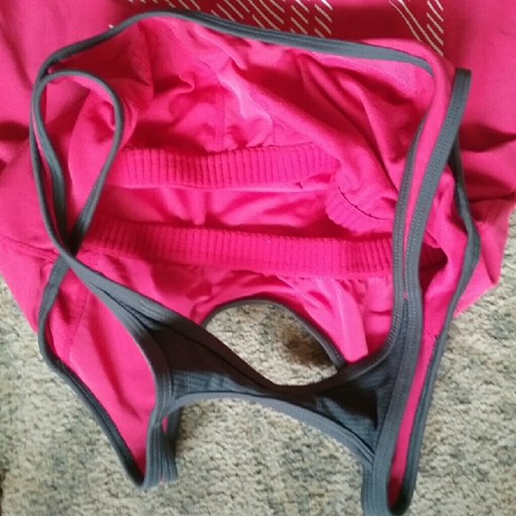 Nike Fit Dry Workout Top 🥳🥳🥳 - Picture 2 of 2