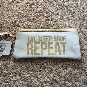 Small wristlet clutch
