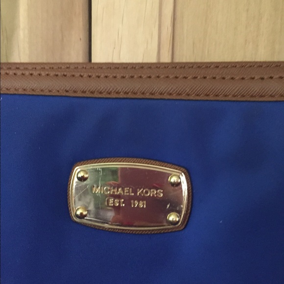 Michael Kors Purse!! - Picture 2 of 4